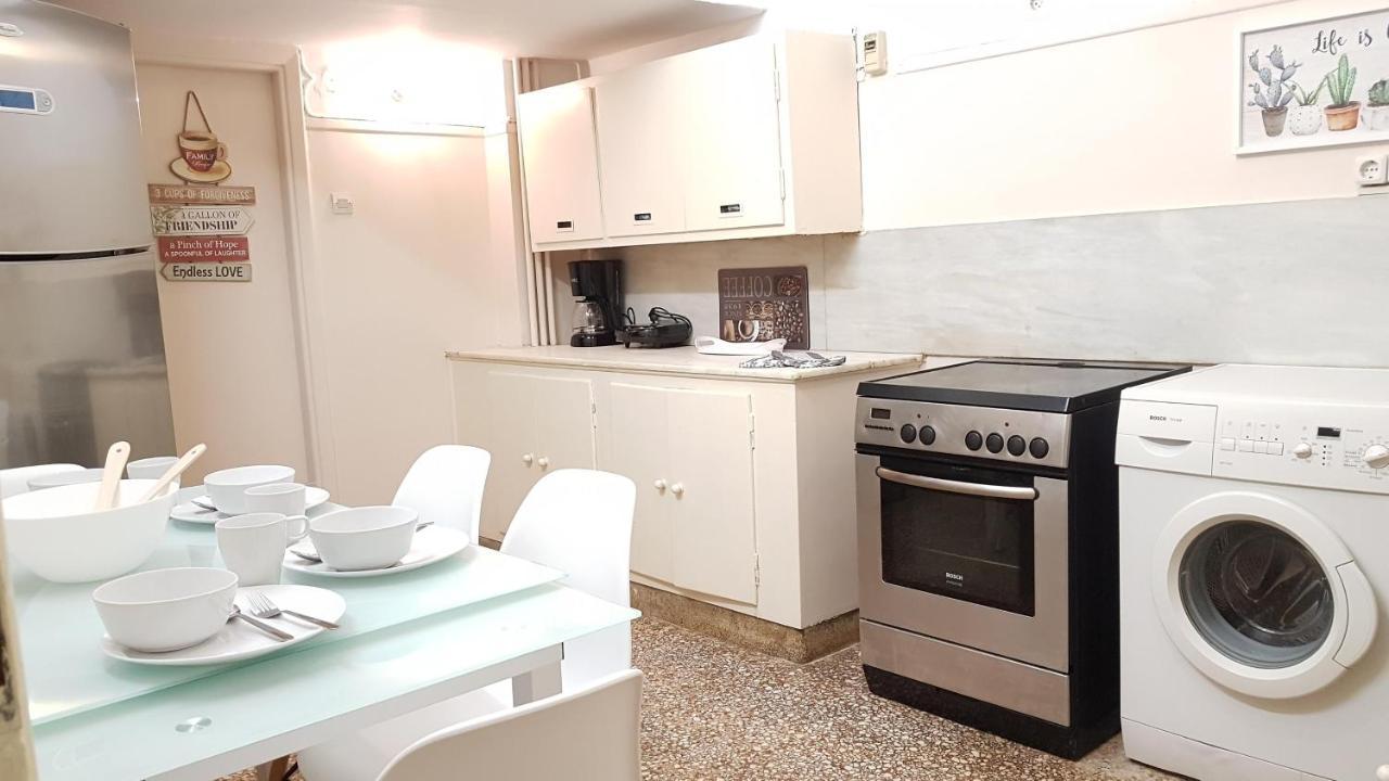 Olive Apartment- Athens Center, 4 Bd, 1.5 Bath Atenas Exterior foto