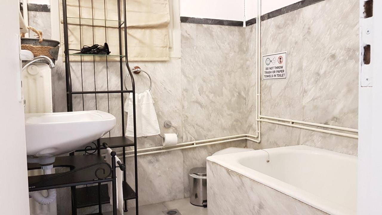 Olive Apartment- Athens Center, 4 Bd, 1.5 Bath Atenas Exterior foto
