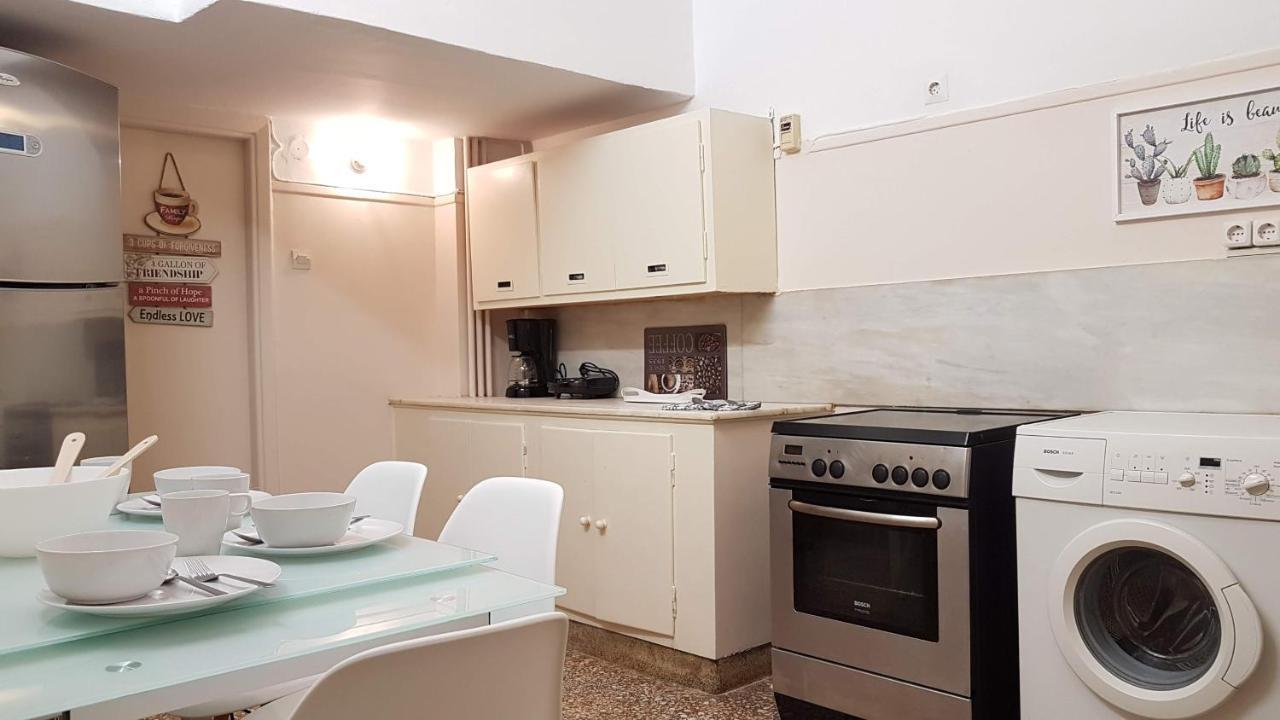 Olive Apartment- Athens Center, 4 Bd, 1.5 Bath Atenas Exterior foto