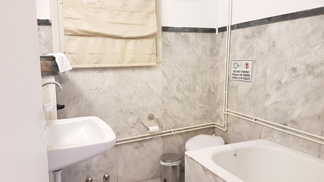 Olive Apartment- Athens Center, 4 Bd, 1.5 Bath Atenas Exterior foto