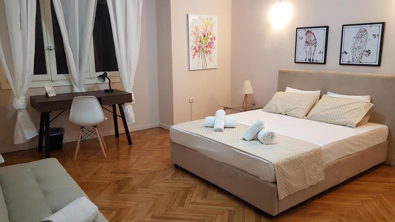 Olive Apartment- Athens Center, 4 Bd, 1.5 Bath Atenas Exterior foto