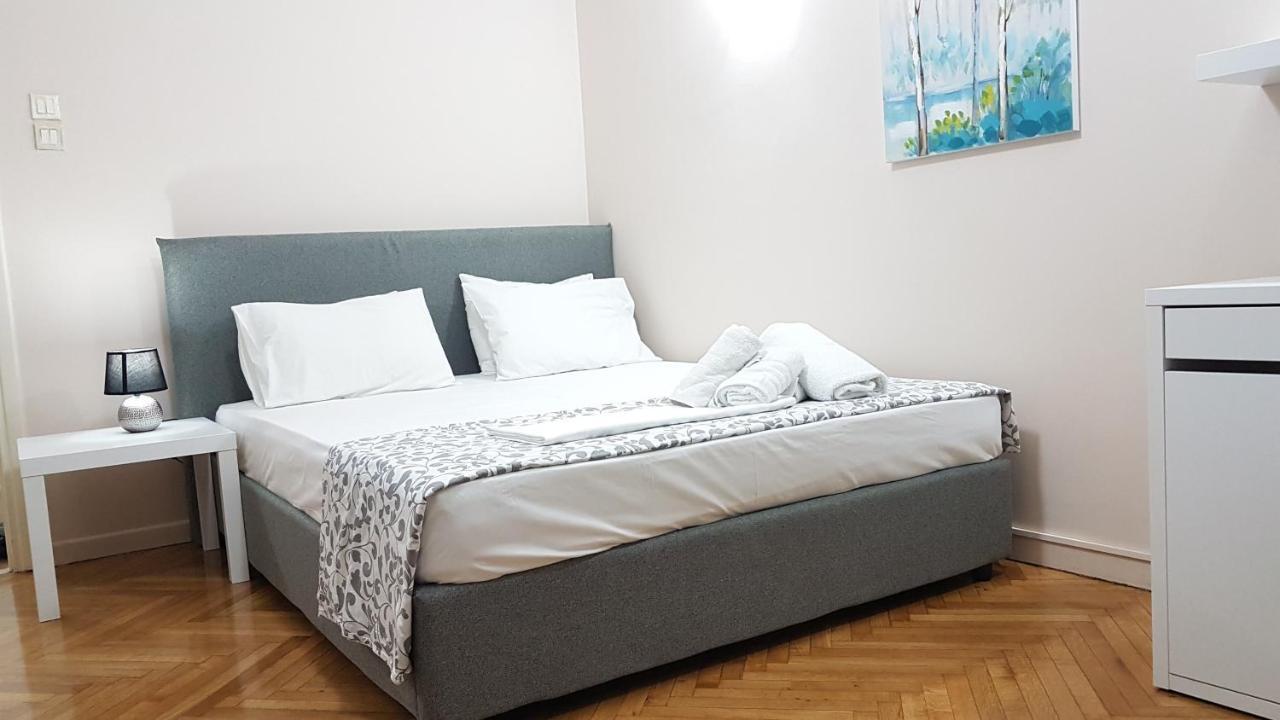 Olive Apartment- Athens Center, 4 Bd, 1.5 Bath Atenas Exterior foto