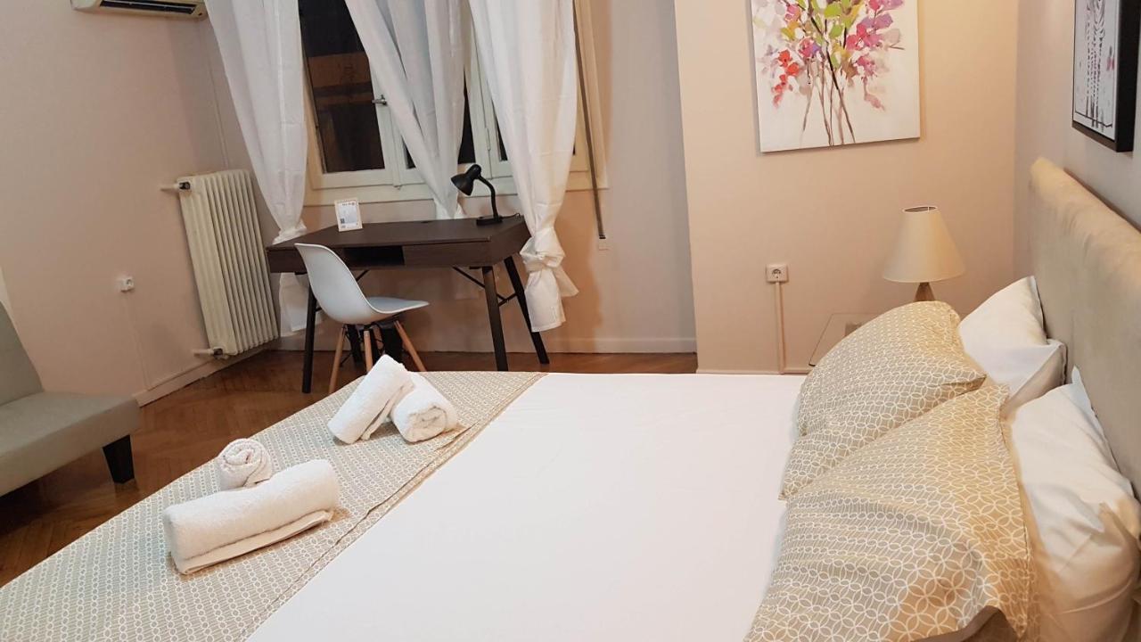 Olive Apartment- Athens Center, 4 Bd, 1.5 Bath Atenas Exterior foto